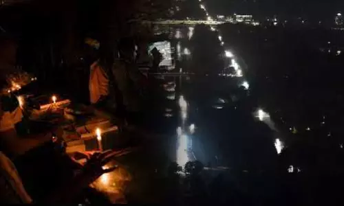 நாடு முழுவதும் மின்தடை: இலங்கை இருளில் மூழ்கியது