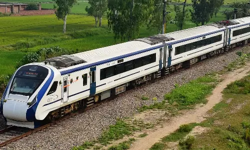 ஏ.சி.இல்லாத விரைவு ரெயிலுக்கு அம்ரூத் பாரத் பெயர் வைக்க முடிவு