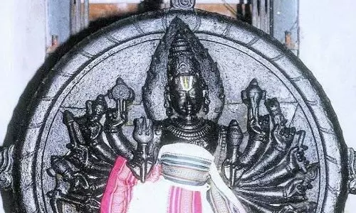 சந்தோஷம் தருபவர் சக்கரத்தாழ்வார்
