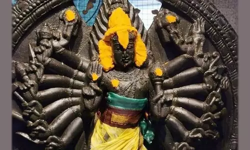 சக்கரத்தாழ்வாரின் ஆயுதங்கள்