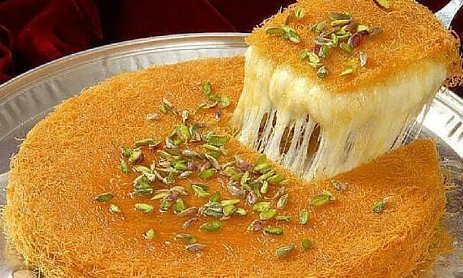 நாவில் எச்சில் ஊற வைக்கும் குனாஃபா...அரபு நாட்டு டிஷ் நாவில் எச்சில் ஊற வைக்கும் குனாஃபா...அரபு நாட்டு டிஷ்