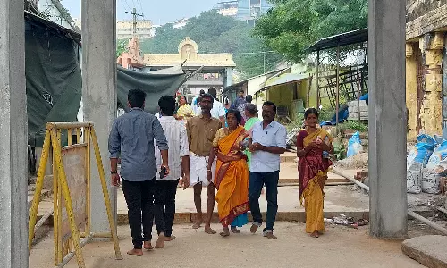 திருத்தணி மலைப்பாதையில் பக்தர்கள் நடந்து செல்ல தடை