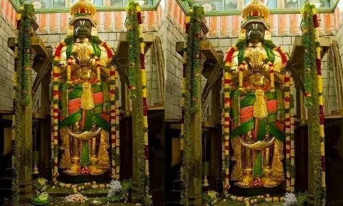 உயரமான சிலைகளுள் ஒன்று