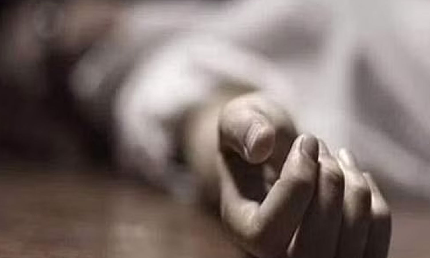 பட்டதாரி இளம்பெண் கிணற்றில் குதித்து தற்கொலை: தந்தைக்கு உடல்நிலை பாதிப்பால் மனமுடைந்து விபரீதம்