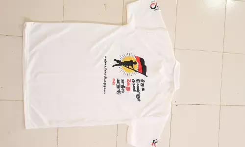 திருப்பூரில் தயாரான 4 லட்சம் டீ-சர்ட் பனியன்கள்: மாவட்டம் வாரியாக அனுப்பி வைக்கும் பணிகள் மும்முரம்