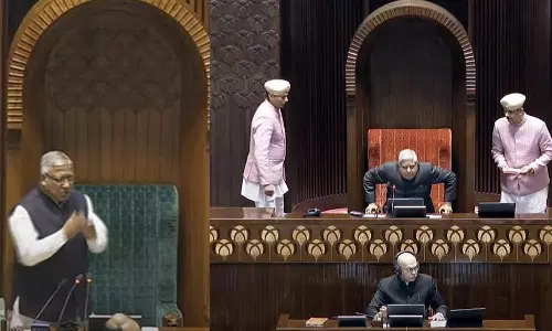 எதிர்க்கட்சிகள் கடும் அமளி: இரு அவைகளும் மதியம் 2 மணி வரை ஒத்திவைப்பு