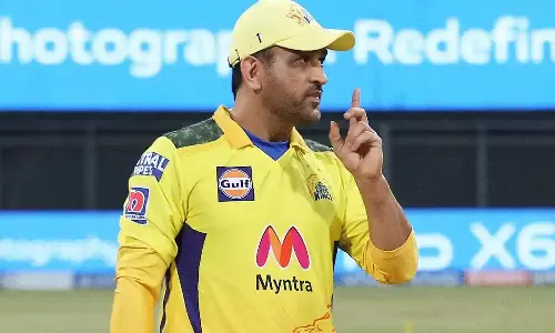 தோனி தொடர்ந்த வழக்கில் ஐபிஎஸ் அதிகாரிக்கு சிறை தண்டனை