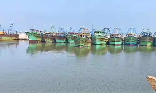 கனமழை எச்சரிக்கை எதிரொலி: தூத்துக்குடி மாவட்ட மீனவர்கள் இன்று கடலுக்கு செல்லவில்லை