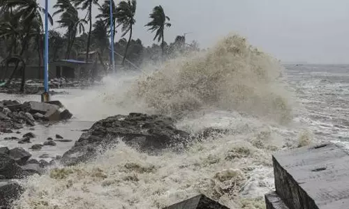 ஆளும் கட்சிக்கு ராஜயோகம்... 16 புயல்கள்  உருவாகும் அபாயம்... குரோதி ஆண்டு ஆற்காடு பஞ்சாங்கத்தில் கணிப்பு