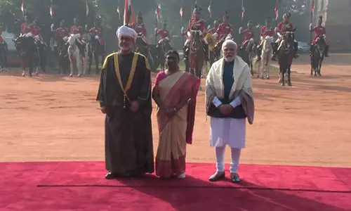 ஓமன் சுல்தான் இந்தியா வருகை: ராஜ்பவனில் உற்சாக வரவேற்பு அளித்த ஜனாதிபதி, பிரதமர்