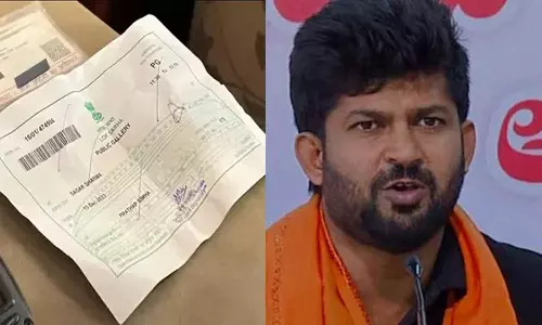 பாராளுமன்றத்தில் அத்துமீறி வண்ண புகை குண்டு வீசிய விவகாரம்: பா.ஜனதா எம்.பி.யிடம் விசாரணை?