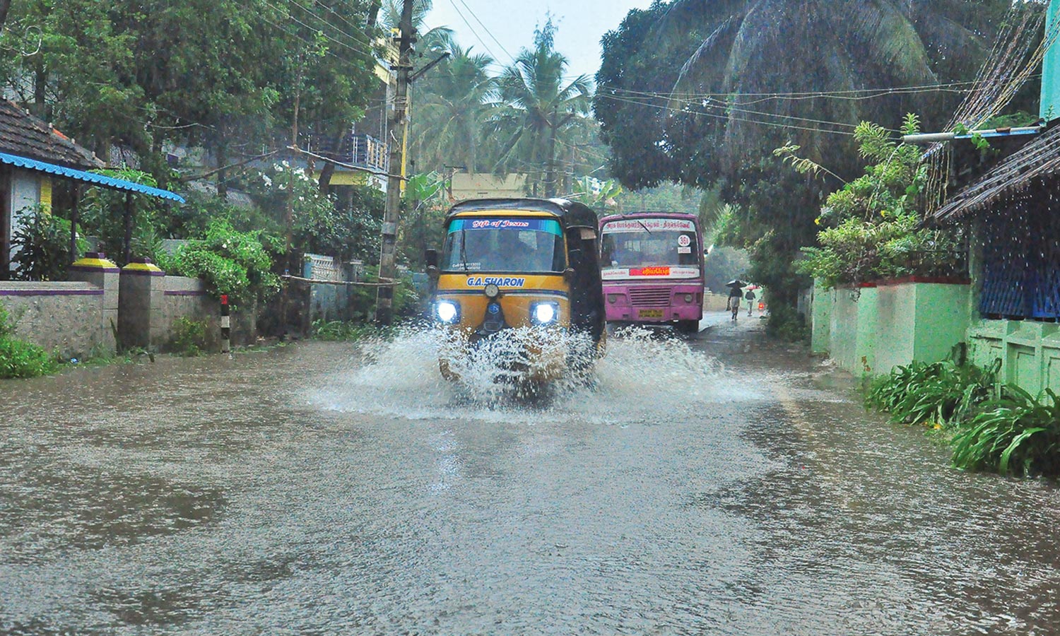 குமரியில் விடிய விடிய வெளுத்து வாங்கிய மழை