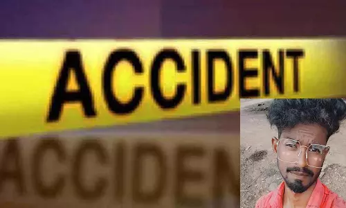 மோட்டார் சைக்கிள் விபத்தில் கல்லூரி மாணவர் பலி