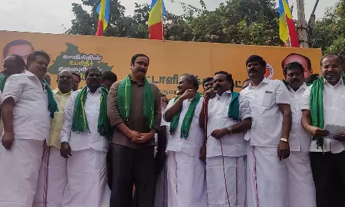 காவிரி உபரி நீர் திட்டத்தை நிறைவேற்ற கோரி பா.ம.க.வினர் ஆர்ப்பாட்டம்- அன்புமணி