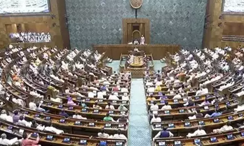 தி.மு.க., காங்கிரஸ் எம்.பி.க்கள் கூட்டத்தொடர் முழுவதும் சஸ்பெண்ட்