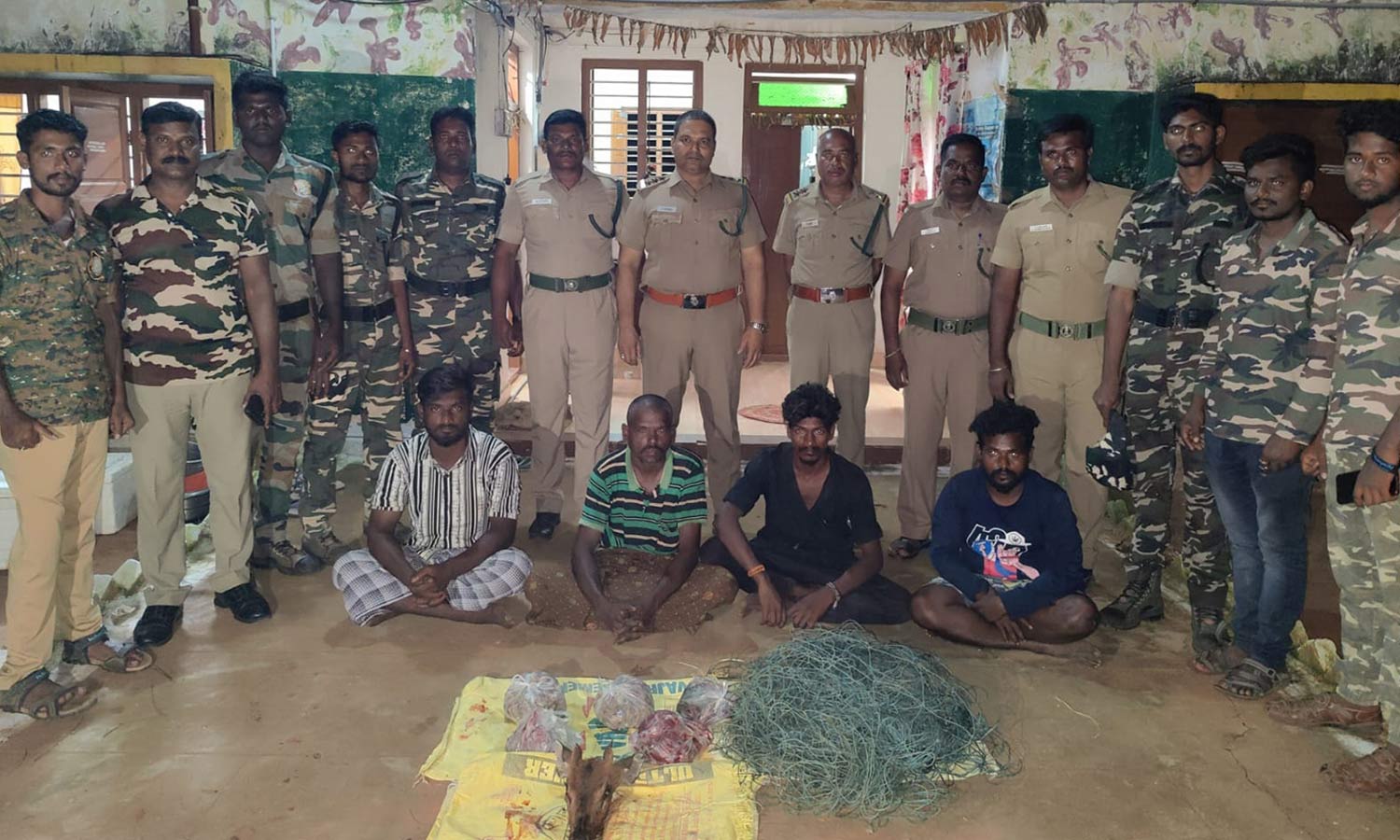 சத்தியமங்கலம் வனப்பகுதியில் மானை வேட்டையாடிய 4 பேர் கைது