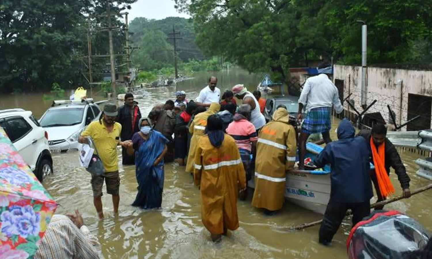 நெல்லை மாவட்டத்தில் 75 முகாம்களில் 3,500 பேர் தங்க வைப்பு