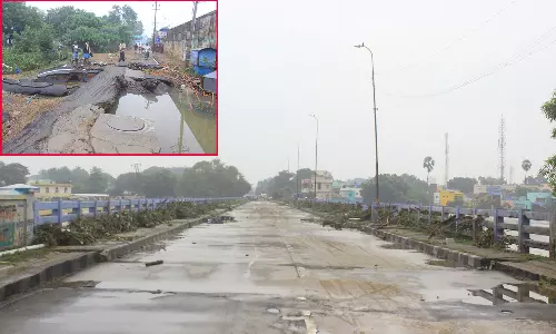 நெல்லை, தூத்துக்குடி மாவட்டங்களில் வெள்ளம் வடிய தொடங்கியது: மின்சாரம் துண்டிப்பால் பொதுமக்கள் அவதி