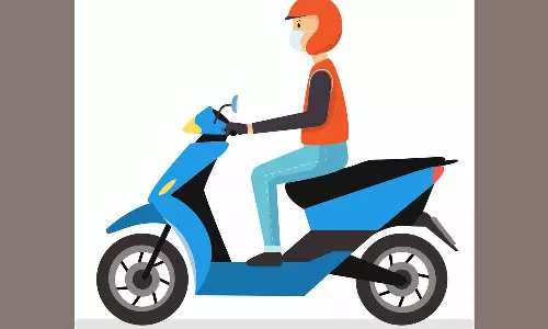 பைக் டாக்சி ஓட்டும் பெண்கள் பாலியல் தொல்லையால் அவதி