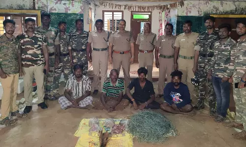 சத்தியமங்கலம் வனப்பகுதியில் மானை வேட்டையாடிய 4 பேர் கைது