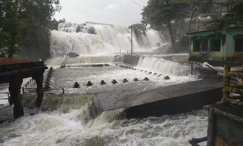 பேச்சிப்பாறை, பெருஞ்சாணி அணைகளில் இருந்து வெளியேற்றப்படும் உபரிநீரின் அளவு குறைப்பு