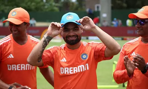 டாஸ் வென்ற தென் ஆப்பிரிக்கா பந்து வீச்சு தேர்வு- இந்திய ஒருநாள் அணியில் ரிங்கு சிங் அறிமுகம்