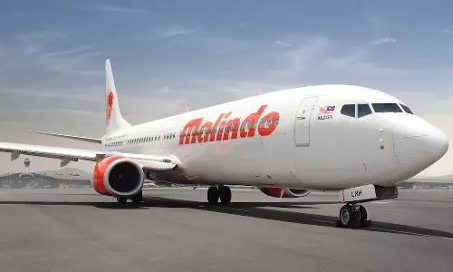 திருச்சி வந்த விமானத்தில் டயர் பழுது: விமானியின் சாதுர்யத்தால் காப்பாற்றப்பட்ட 180 பயணிகள்