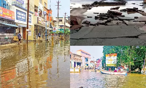 வெள்ளத்தில் சிக்கிய 50 ஆம்னி பஸ்கள்