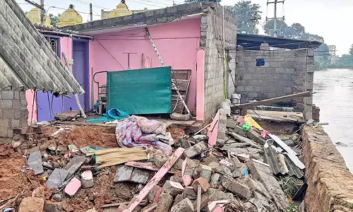 களக்காட்டில் தொடர் மழை: 25 வீடுகள் இடிந்து சேதம்- பொதுமக்கள் பாதிப்பு