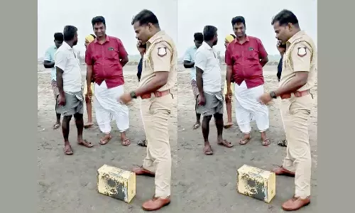 கடற்கரையில் ஒதுங்கிய மர்ம பெட்டியால் பரபரப்பு- போலீசார் விசாரணை