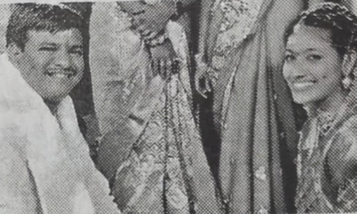 சினிமா பார்த்து விட்டு வந்த தம்பதி திடீரென ஆற்றில் குதித்தனர்