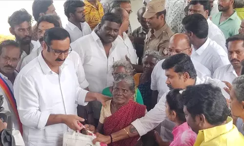 தமிழகத்துக்கு மத்திய அரசு ரூ.2 ஆயிரம் கோடி நிவாரணம் கொடுக்க வேண்டும்- அன்புமணி பேட்டி