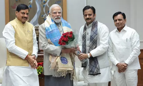 பிரதமர் மோடியுடன் மத்திய பிரதேச முதல் மந்திரி சந்திப்பு