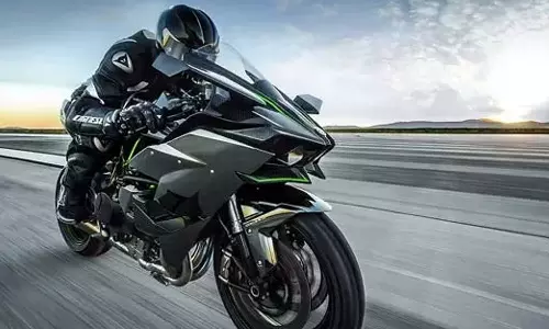 ரேசில் ஈடுபட்டால் கடும் நடவடிக்கை... காவல்துறை எச்சரிக்கை