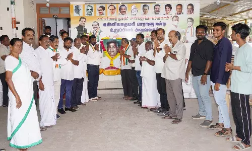 விடுதலை வீரர் கக்கனுக்கு அஞ்சலி செலுத்திய விஜய் வசந்த் எம்.பி.