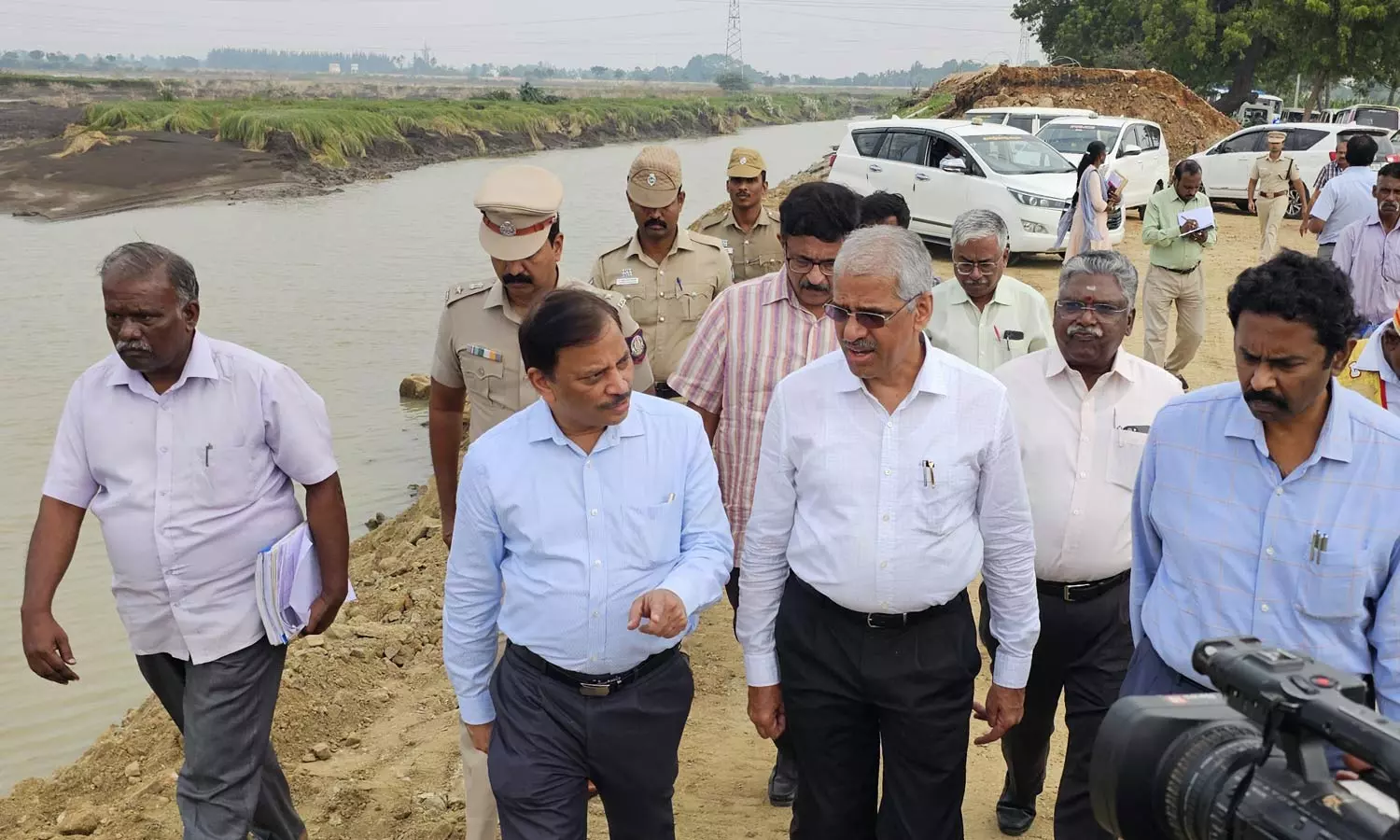 தூத்துக்குடி, நெல்லை மாவட்டத்தில் போர்க்கால அடிப்படையில் சீரமைப்பு பணி:  தலைமை செயலாளர்