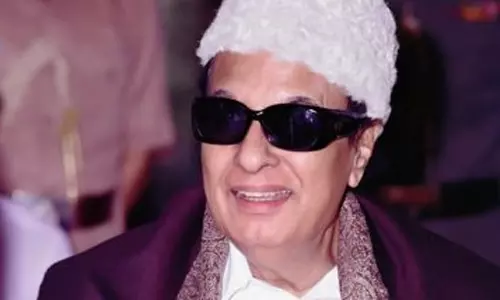 மக்களின் மனதில் நிற்பவர் யார்? என்று வினா எழுப்பி விடையாக வாழ்ந்த புரட்சித்தலைவர்