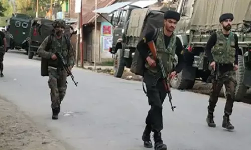 ஜம்மு காஷ்மீரில் பயங்கரவாதிகள் அட்டூழியம்: முன்னாள் போலீஸ் அதிகாரி சுட்டுக்கொலை