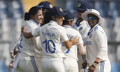 மகளிர் டெஸ்ட் கிரிக்கெட்: 8 விக்கெட் வித்தியாசத்தில் ஆஸ்திரேலியாவை வென்றது இந்தியா