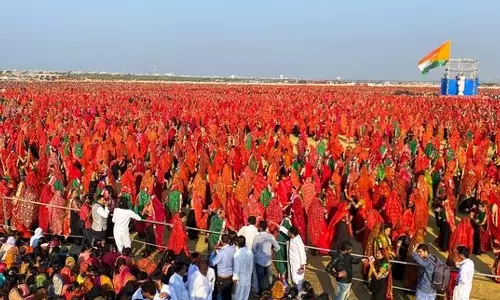 துவாரகாவில் 37 ஆயிரம் பெண்கள் பங்கேற்ற கோலாகல மஹா ராஸ்