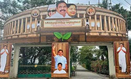 அ.தி.மு.க. பொதுக்குழு கூட்டம்... வானகரத்தில் குவிந்த அ.தி.மு.க.வினர்