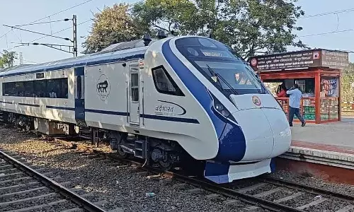 ஓசூர், தருமபுரி, சேலம் வழியாக பெங்களூரு-கோவைக்கு வந்தே பாரத் ரெயில் இயக்கம்