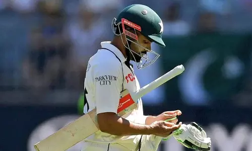 இப்படி ஒரு மோசமான சாதனை இதுவே முதல் முறை.. ட்ரெண்டான பாபர் அசாம்