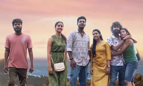 நீயும் இங்கே நானும் இங்கே சேரும் வழி எங்கே- வைரலாகும் மணிகண்டன் பட பாடல்