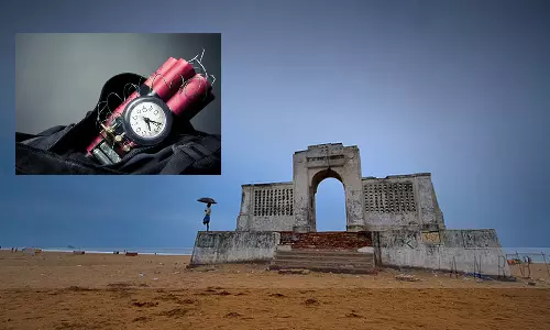 சென்னையில் 30 இடங்களில் வெடிகுண்டு மிரட்டல்- மோப்ப நாய்களுடன் விரைந்த போலீசார்