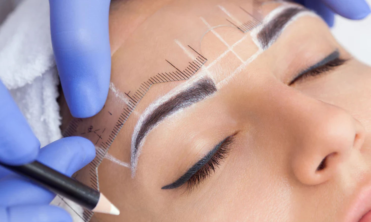 புருவ அமைப்பை சீராக்க நினைக்கிறீர்களா? உங்களுக்காக சில டிப்ஸ்...