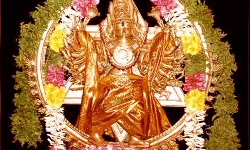 பகைவர்களை அழிக்கும் ஆயுதமாக விளங்கும் சக்கரத்தாழ்வார்