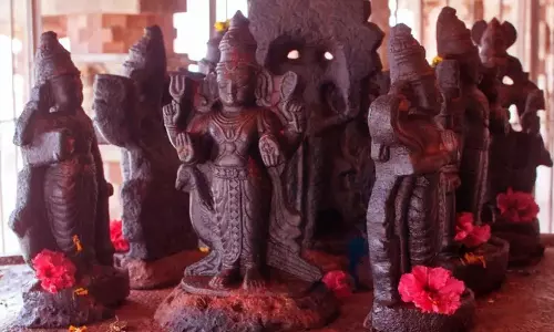 நவகிரக தோஷம் நீங்க சக்கரத்தாழ்வார் வழிபாடு