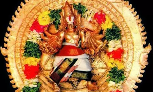 சக்கரத்தாழ்வாரின் பெருமையை விளக்கும் நூல்