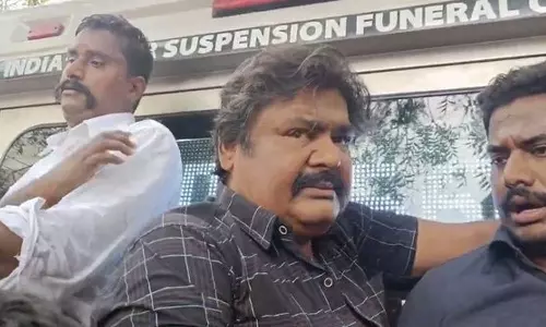 மன்சூர் அலிகான் செயலால் நெகிழ்ந்த மக்கள்